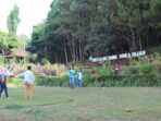 WISATA PANGJUGJUGAN : Sejumlah pengunjung saat menikmati suasana alam pangjugjugan di Desa Cilembu Kecamatan Pamulihan (poto diambil sebelum virus corona melanda).