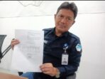 Direktur Teknik PT. CKJT Bagus Medi Suarso saat menunjukan SK Kementerian PUPR mengenai tarif tol cisumdawu seksi 1 Direktur Teknik PT. CKJT Bagus Medi Suarso saat menunjukan SK Kementerian PUPR mengenai tarif tol cisumdawu seksi 1