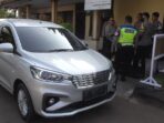 pencuri bermobil