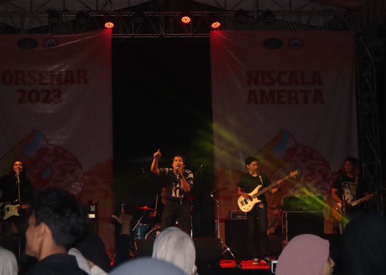 FORSENAK 2023: Penampilan Band Zerra asal Jakarta acara Grand Closing Forsenak 2023 (For Radar Sumedang)