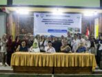 IMG_20230727_004521 FOR RADAR SUMEDANG : Berpoto bersama seusai kegiatan workshop dan pelatihan pemanfaatan platform digital untuk peningkatan perekonomian masyarakat digedung Desa Haurngombong Kecamatan Pamulihan. Rabu (26/07).