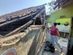 F C Dua Rumah Rusak Disapu Puting Beliung
